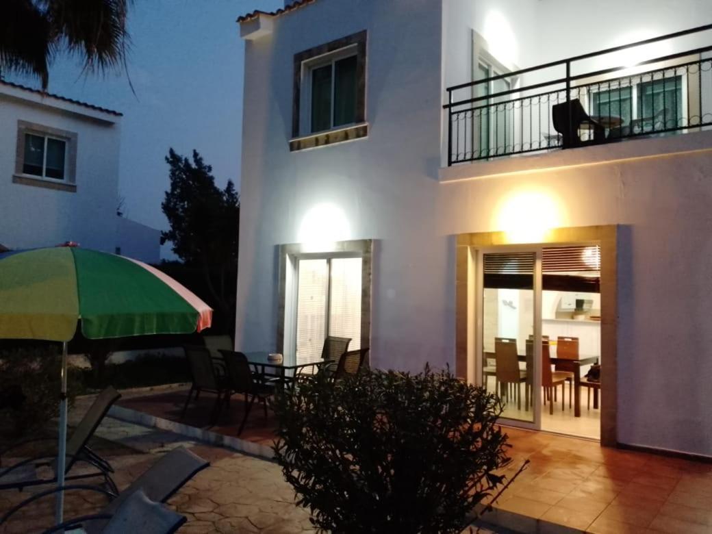 Villa Chrysanthemum نيو تشوريو المظهر الخارجي الصورة