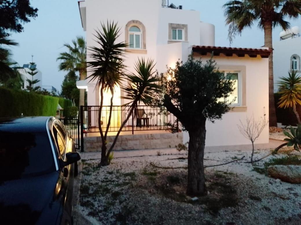 Villa Chrysanthemum نيو تشوريو المظهر الخارجي الصورة
