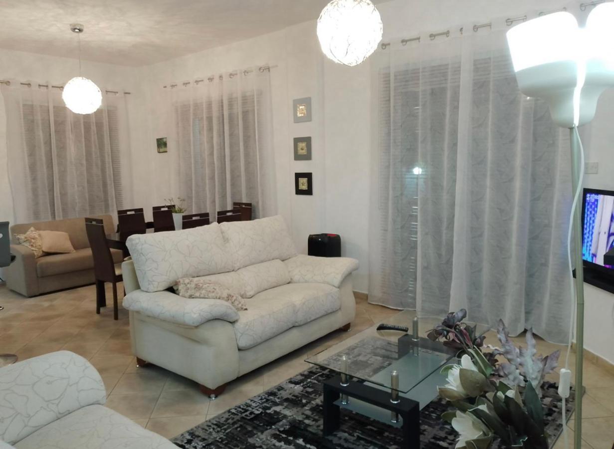 Villa Chrysanthemum نيو تشوريو المظهر الخارجي الصورة